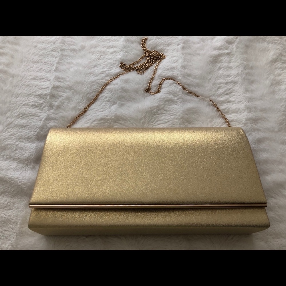 Wallyn’s Champagne Gold Clutch with Chain